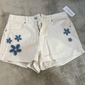 Jean Shorts, white with blue flowers